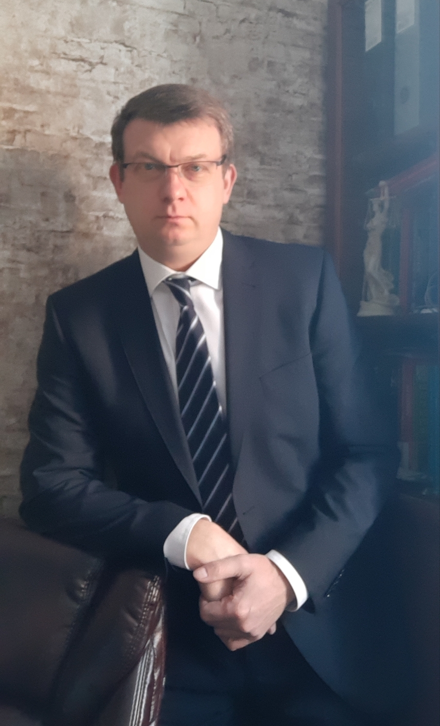 практический опыт 30 лет Юрист Анатолий Жуков